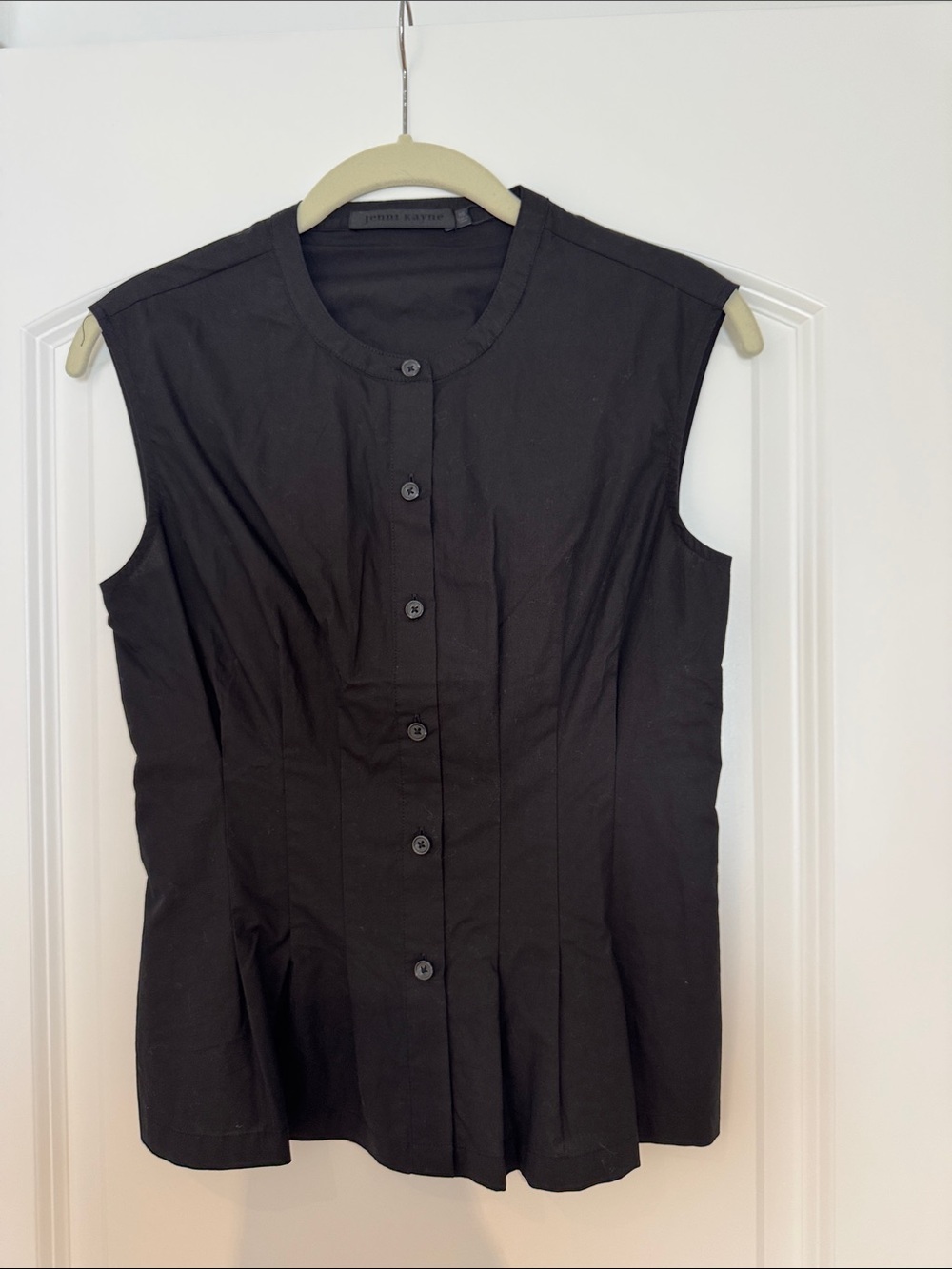 Jenni Kayne Sleeveless Black Button-Front Cotton Shirt